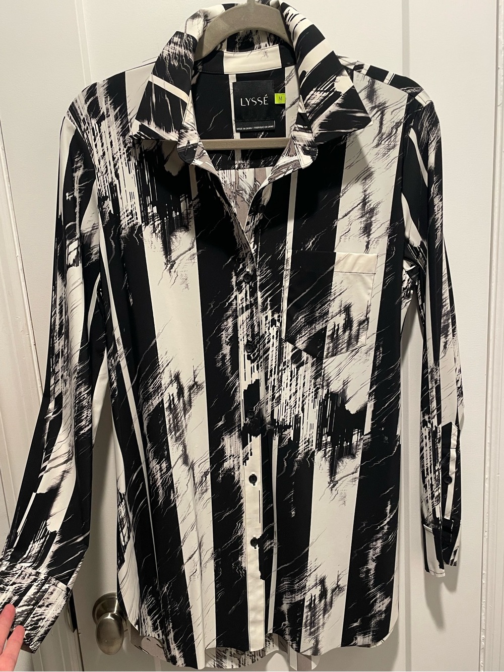 Lysse Black & White Abstract Brushstroke Stripe Blouse - Size M - Pre Loved